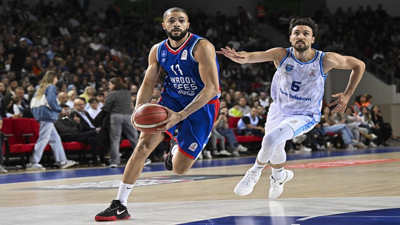 Anadolu Efes, deplasmanda kazandı