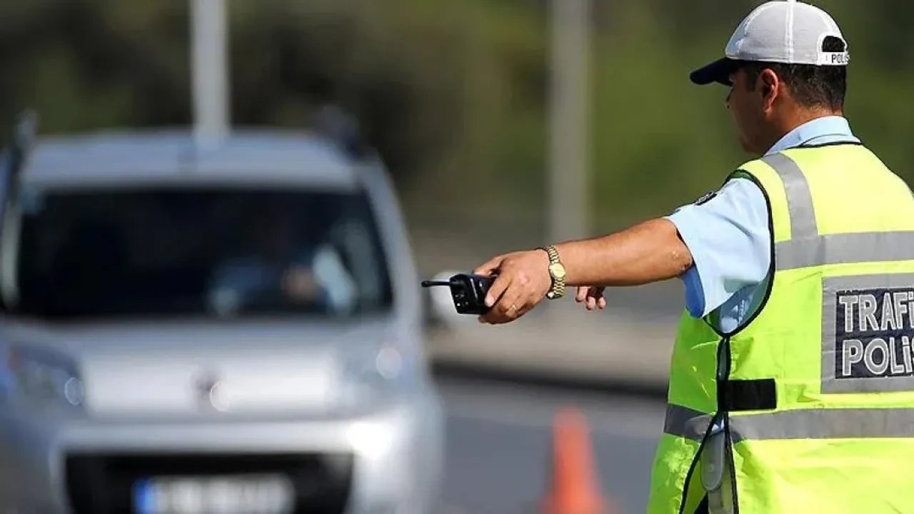 Ali Yerlikaya: Bayram tatilinde emniyet kemeri takmayan 17 bin 427 sürücüye işlem uygulandı