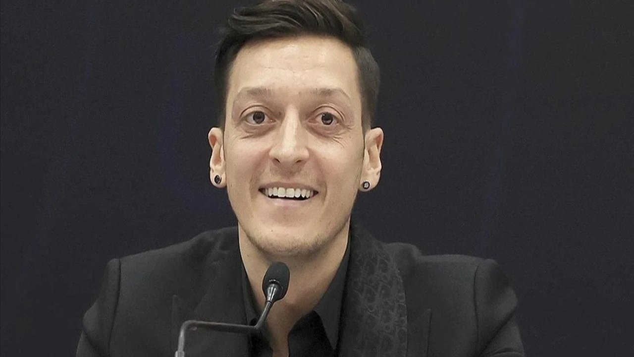 Mesut Özil'den beklenmedik paylaşım
