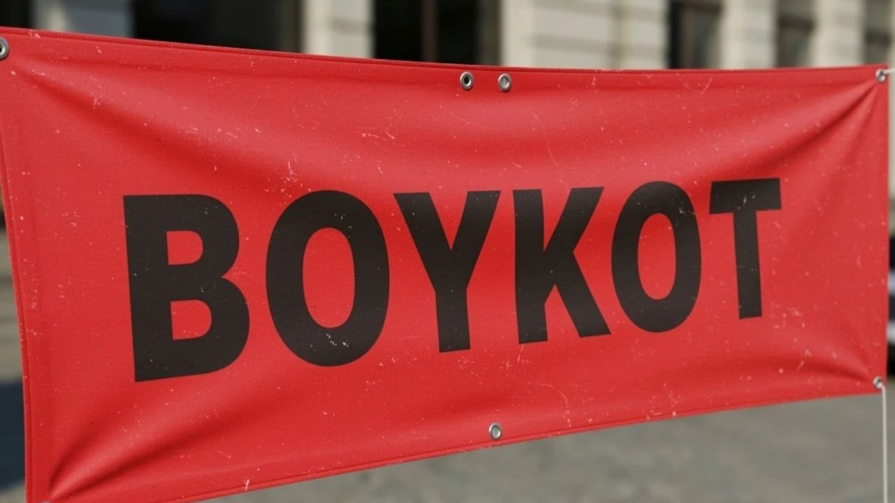 İstanbul'da boykot nedeniyle AVM'ler boş, kepenkler kapalı