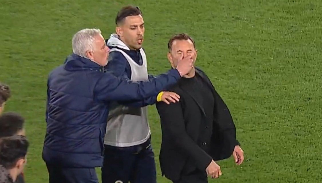 Maç sonrası gerginlik: Mourinho'dan Okan Buruk’un burnunu sıktı