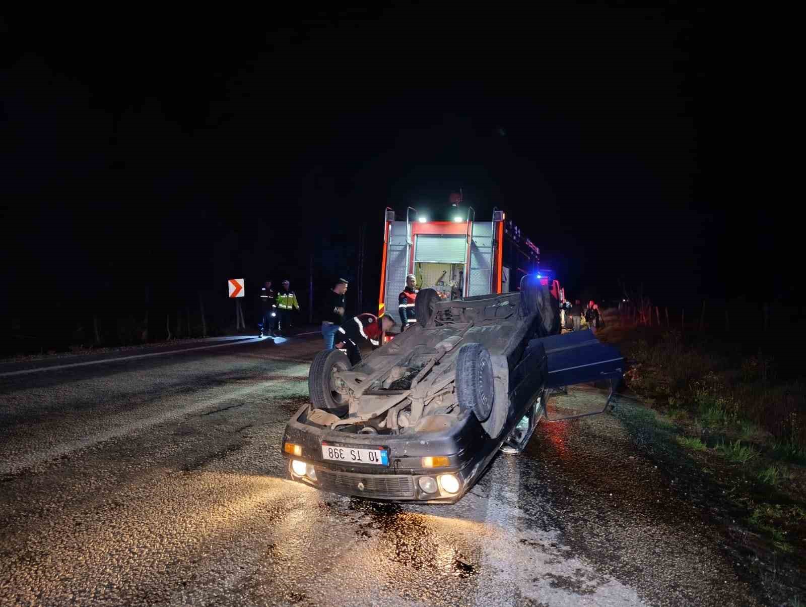 Çanakkale'de 2 otomobilin çarpıştığı kazada 5 yaralı
