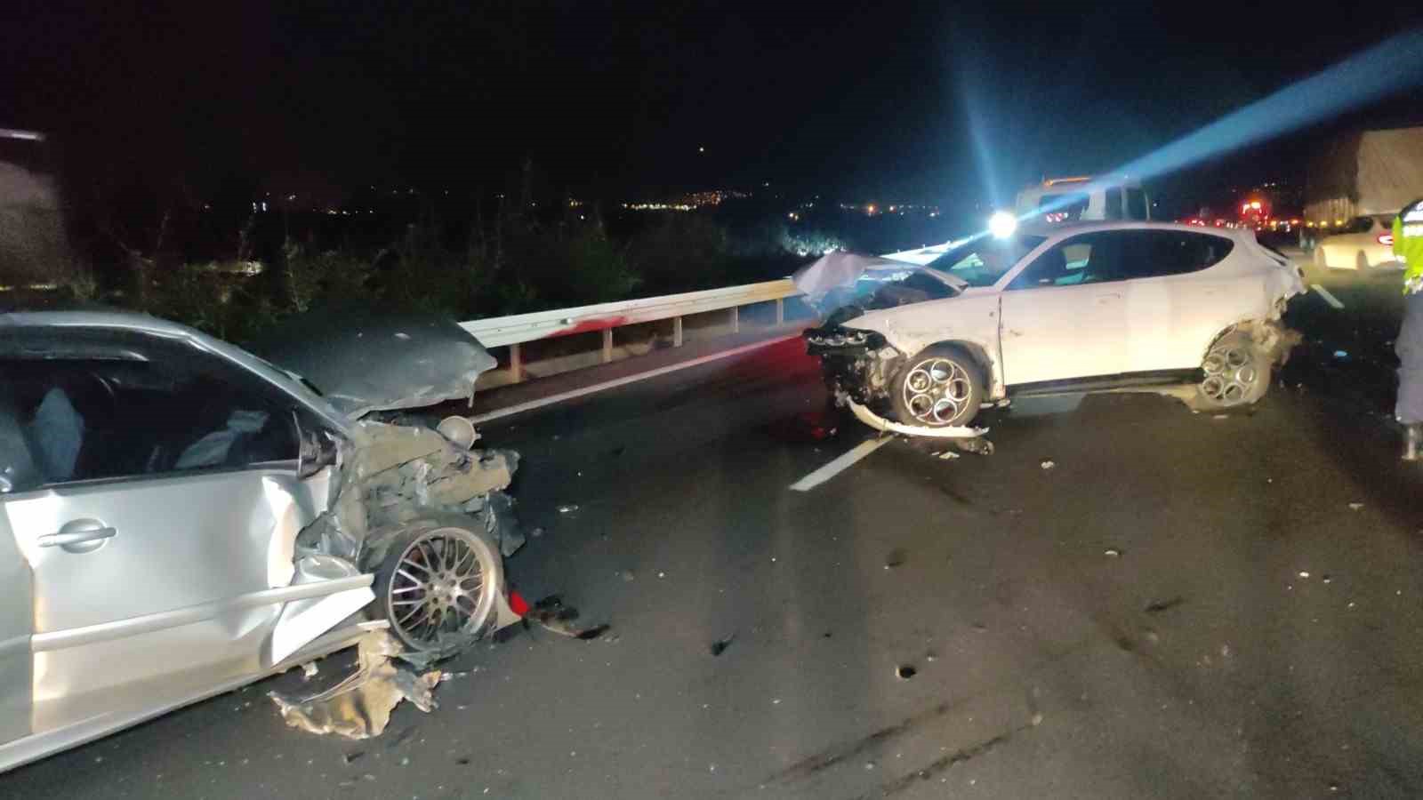 Gebze-Orhangazi-İzmir Otoyolu'nda zincirleme kaza: 1 ölü, 7 yaralı