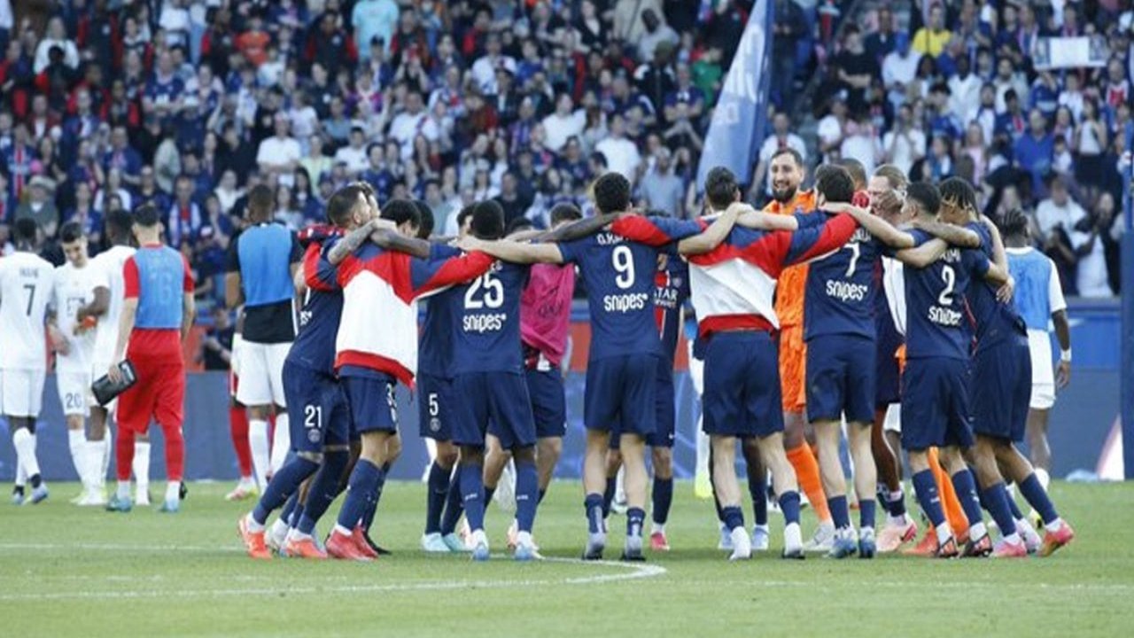 PSG, Fransa Ligue 1'de şampiyonluğa ulaştı