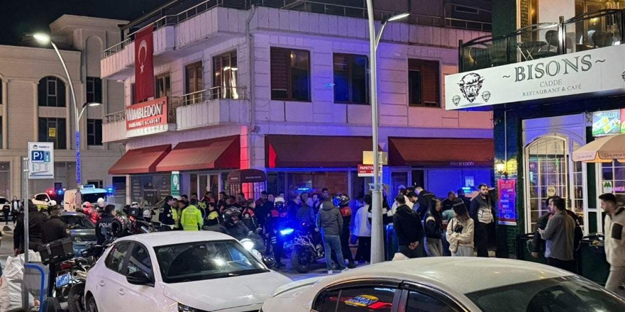 Adapazarı'nda kafede silahlı saldırı: İşletmeci bıçaklandı