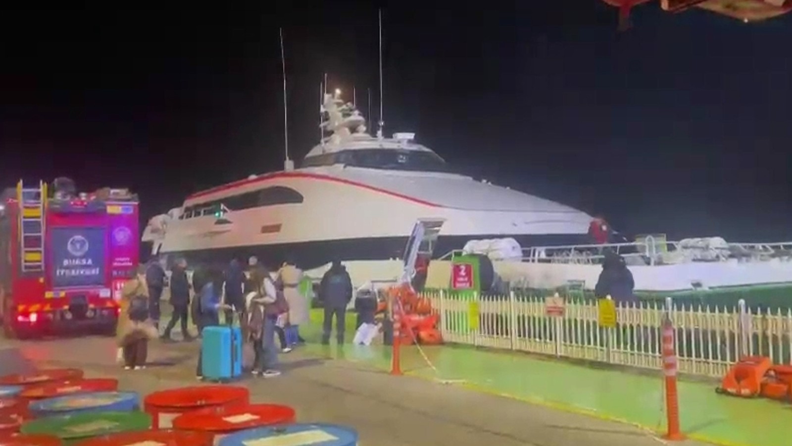 BUDO deniz otobüsünde yangın: 5 kişi hastaneye kaldırıldı
