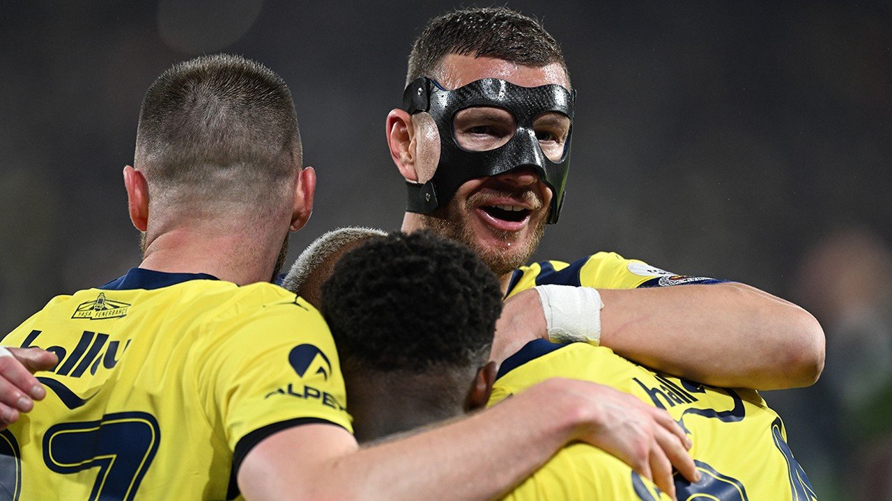 Fenerbahçe, şampiyonluk mücadelesinde kayıpsız ilerledi