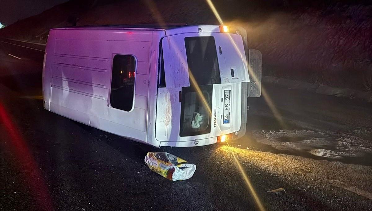 İzmir'de taziye dönüşü korkunç kaza: 1 ölü, 10 yaralı
