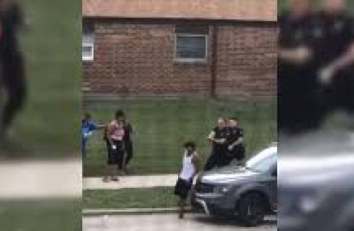 ABD polisi yine bir siyahiyi vurdu