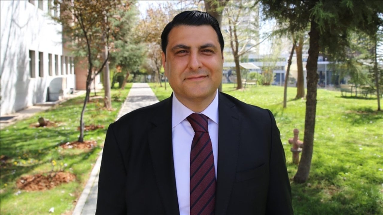 AKP ile adı anılan CHP'li belediye başkanı partisinden istifa etti