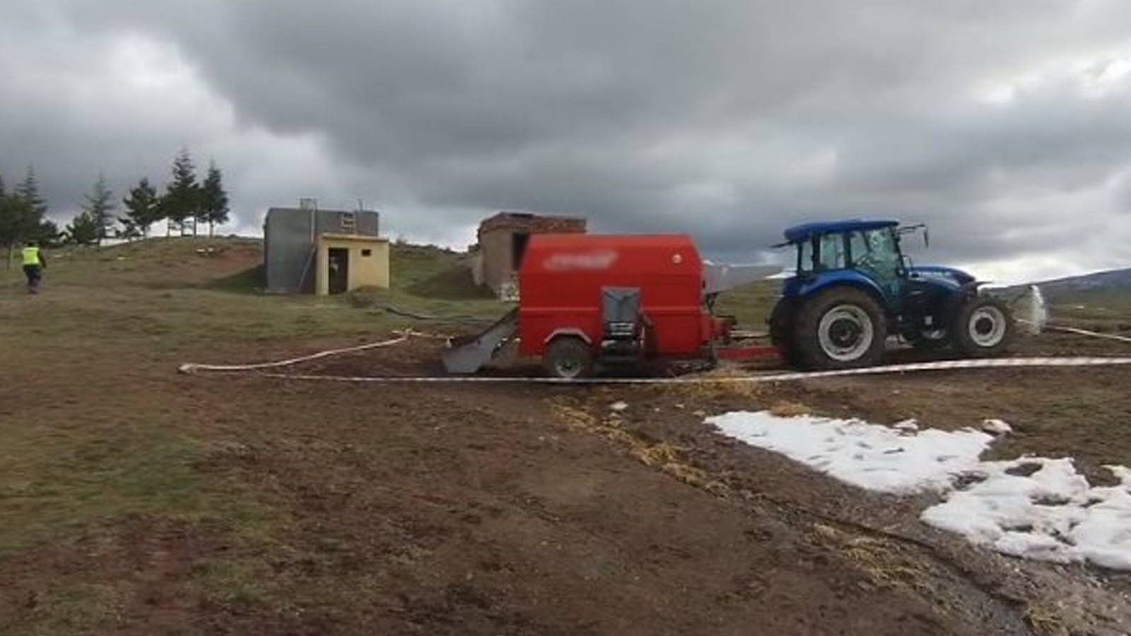 Çorum’da feci kaza: Yem karma makinesine düşen çiftçi hayatını kaybetti
