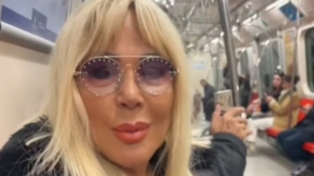 Safiye Soyman toplu taşımaya bindi: Halka karışmayı seviyorum