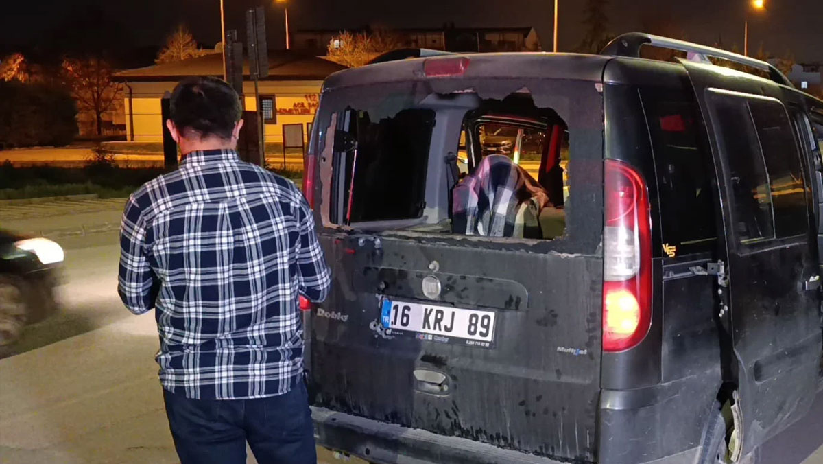Bursa’da seyir halindeki araca pompalı tüfekli saldırı: Sürücü ağır yaralandı