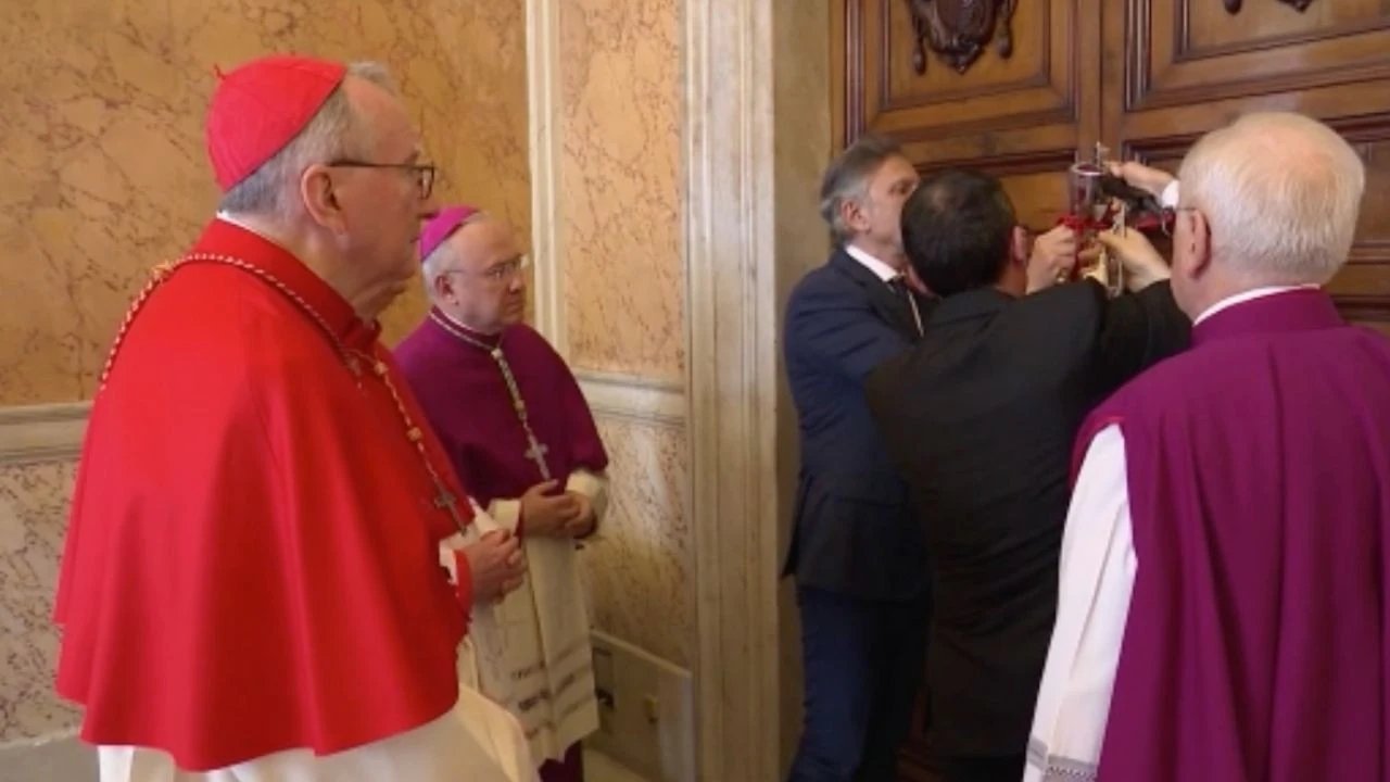 Vatikan'da Papa'nın odaları mühürlendi ve makamın boş olduğu ilan edildi!