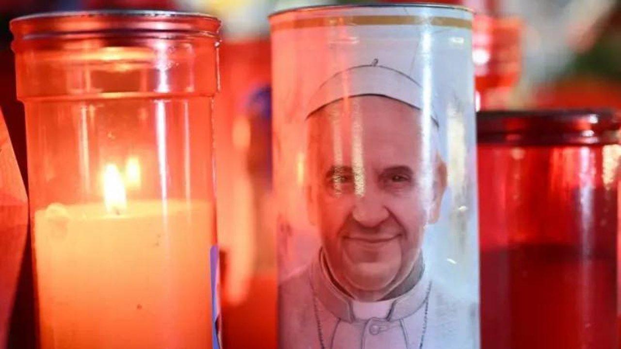 Papa'nın Vefatı: Yeni Papa Seçim Süreci Nasıl İşleyecek?