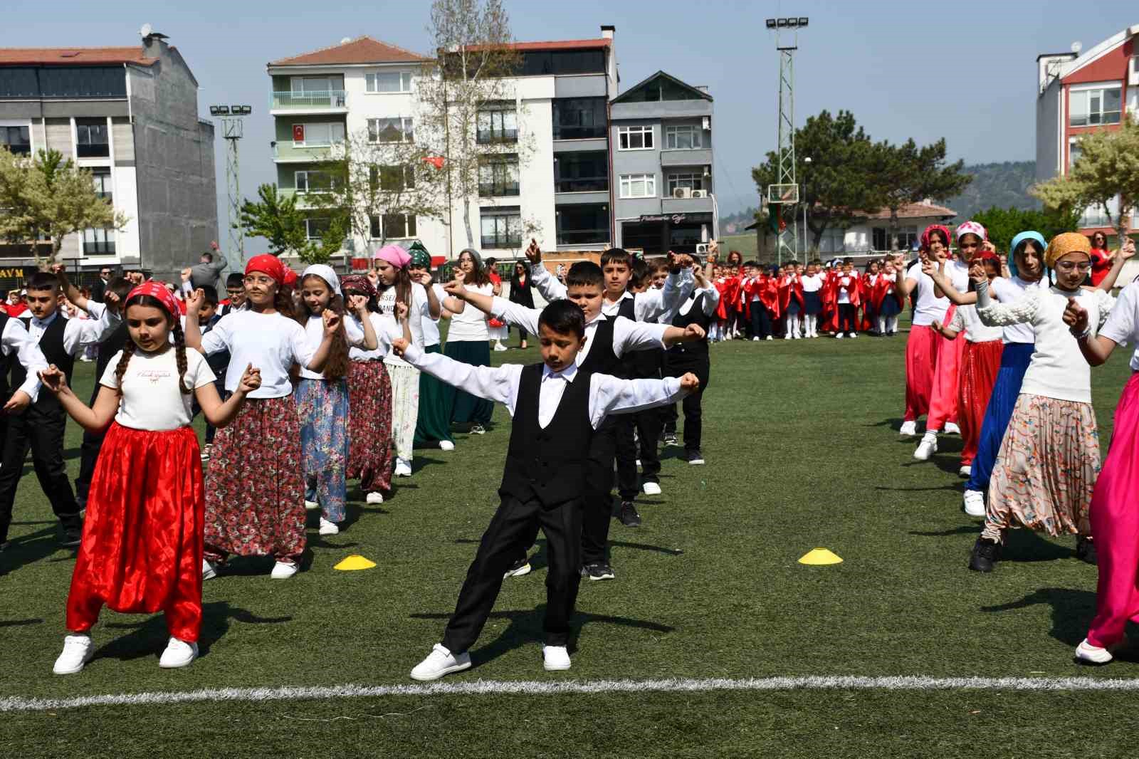 Bilecik'in Osmaneli ilçesinde 23 Nisan coşkuyla kutlandı