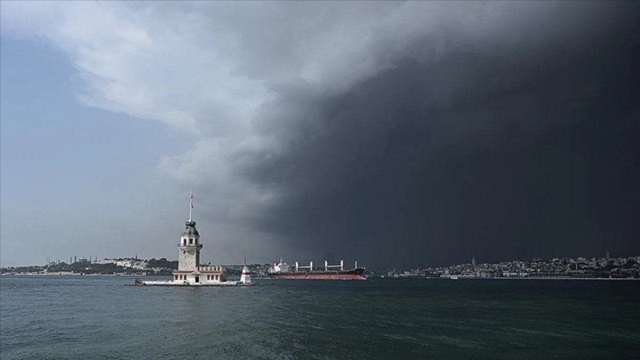 Meteoroloji ve Valilik'ten açıklama: İstanbul da dahil 23 il için fırtına uyarısı yapıldı