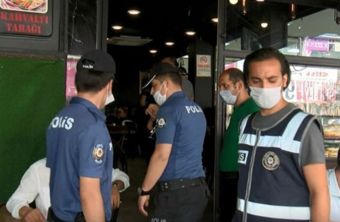 18 yaş altı ve 65 yaş ve üstündekilere koronavirüs kısıtlaması