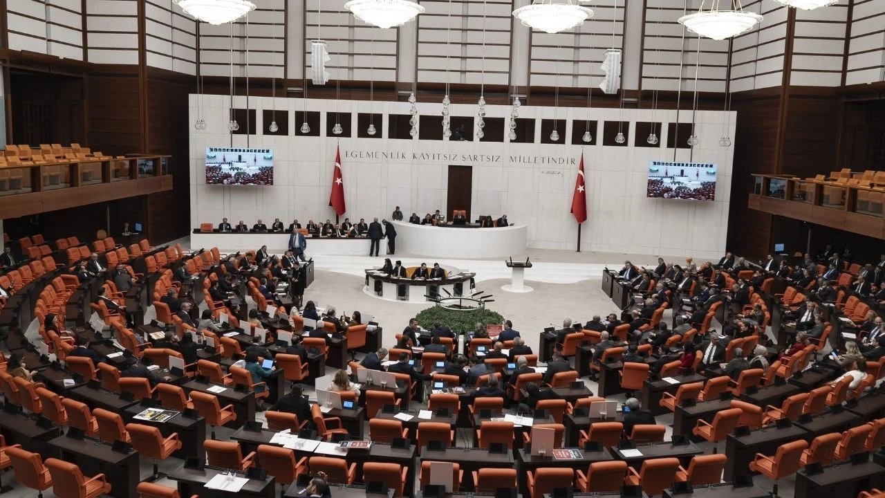Partilerin bayramlaşma programları belli oldu