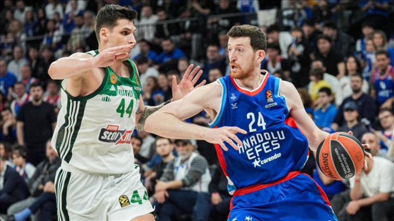 Anadolu Efes, Atina'da 