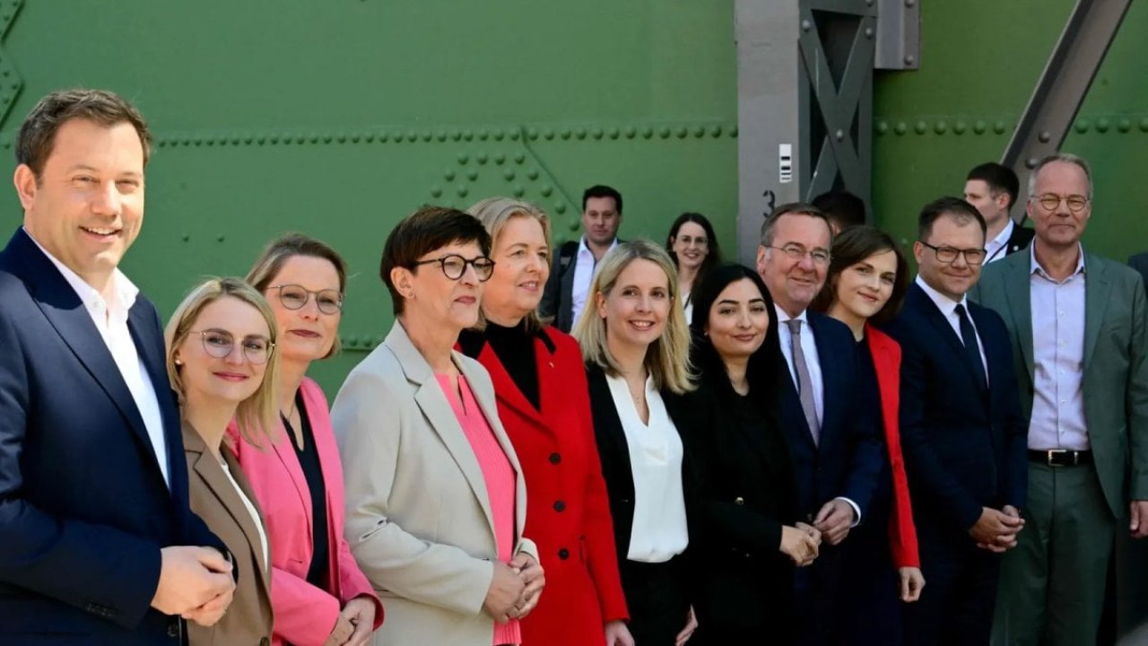 Almanya'da Yeni Hükümet Kadrosu Duyuruldu