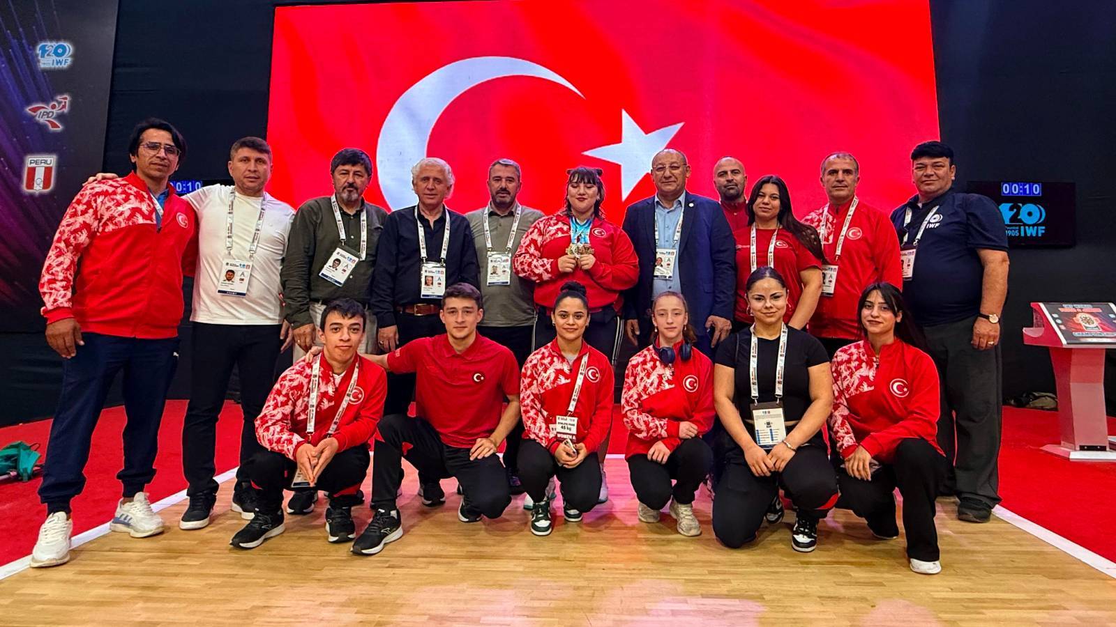 Lima’da zafer gecesi! Fatmagül çevik dünyayı sırtladı