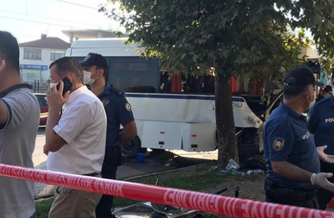 İşçi servisi direğe çarptı: 2 kişi hayatını yitirdi