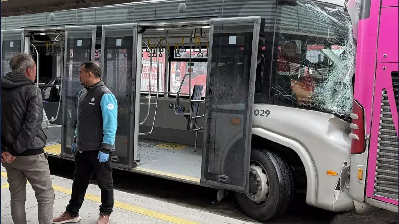 Metrobüs kazasında bir kişi hayatını kaybetti, şoför tutuklandı