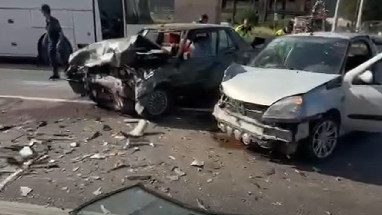 Yalova-İzmit kara yolunda zincirleme kaza: 5 kişi yaralandı