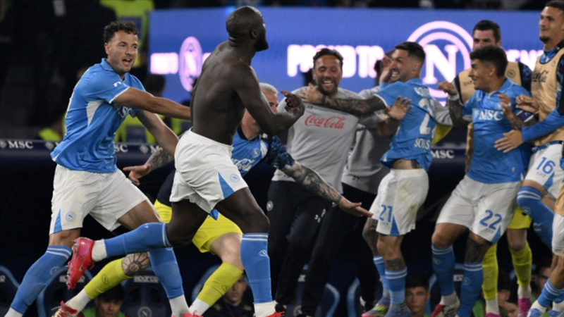 Napoli, Cagliari galibiyetiyle Serie A şampiyonu oldu