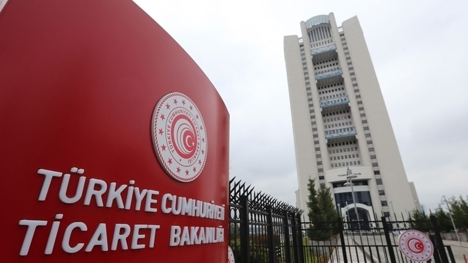 Gümrükte tarihî baskın: Narkotik köpek faciayı önledi