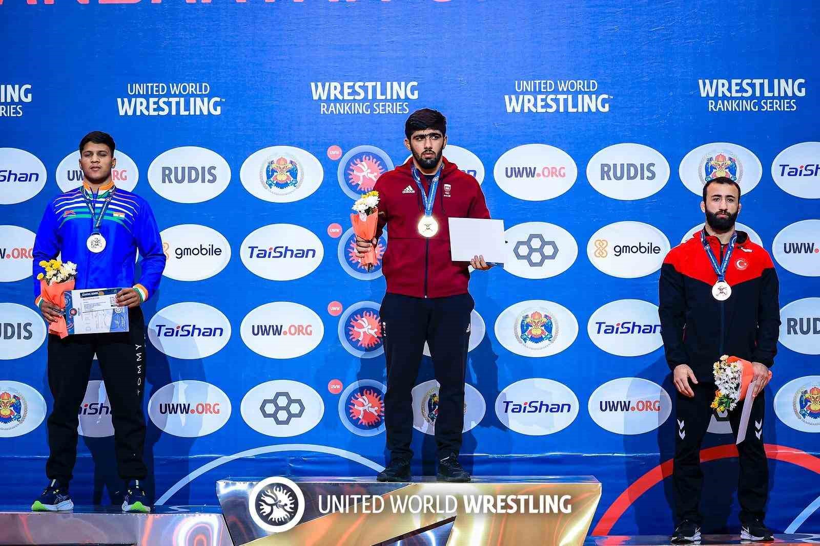 Grekoromende Türk fırtınası: 1 altın, 2 gümüş, 1 bronz