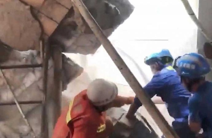 Otel çöktü! Çin'de çöken otelde beş kişi hayatını kaybetti.