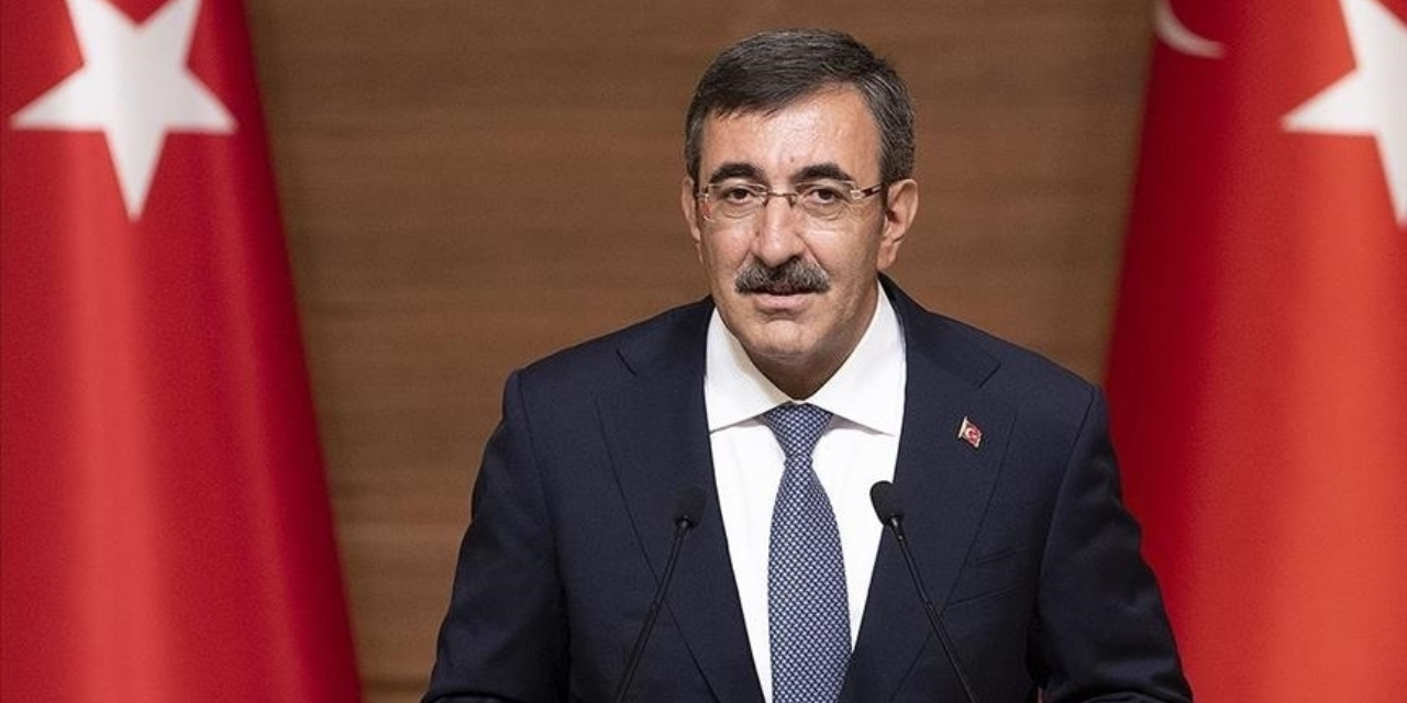 AKP’nin anayasa heyeti sahaya iniyor, Yılmaz’dan muhalefete çağrı