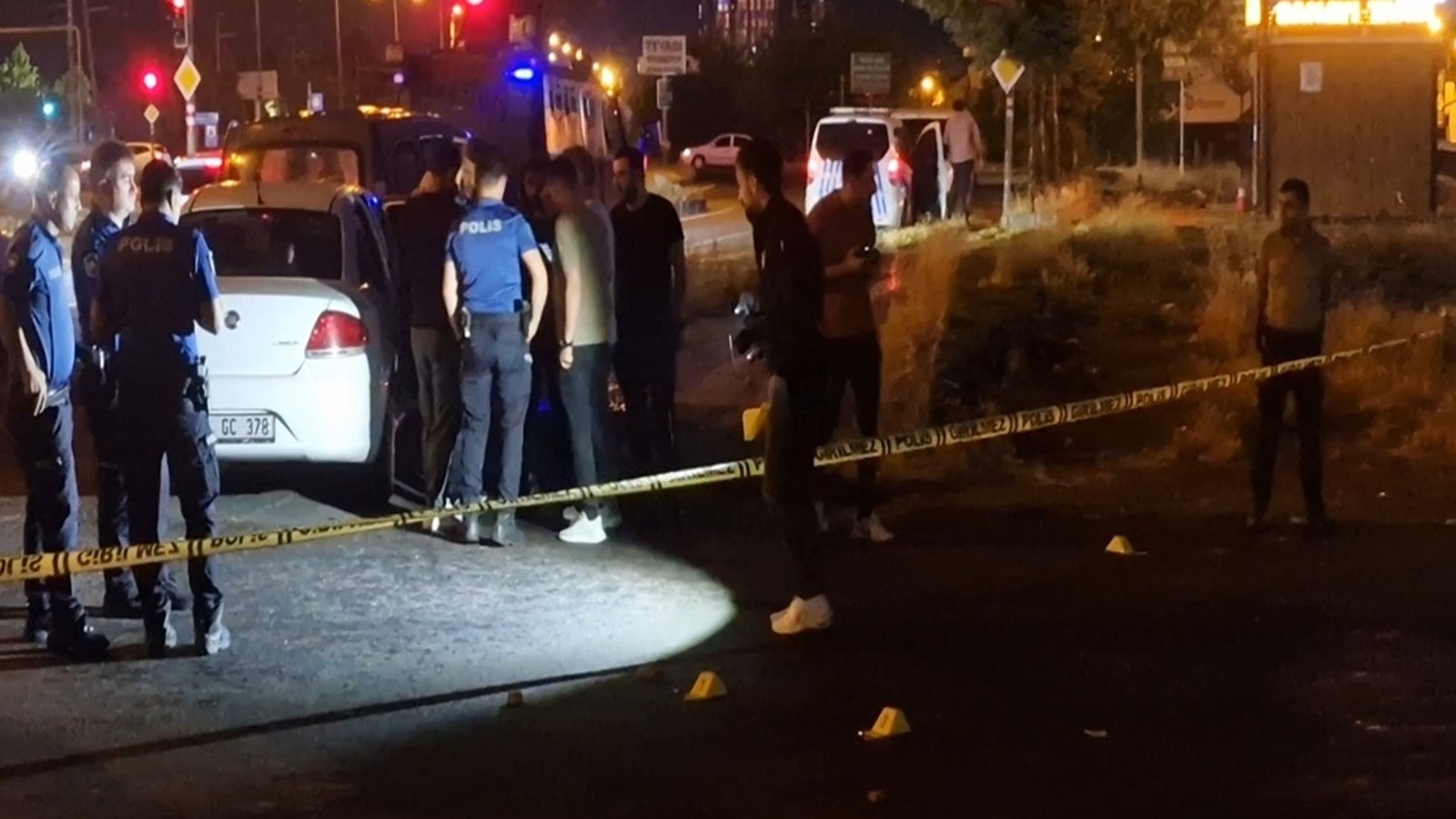 Diyarbakır'da sanayi bölgesinde silahlı çatışma: 3 yaralı