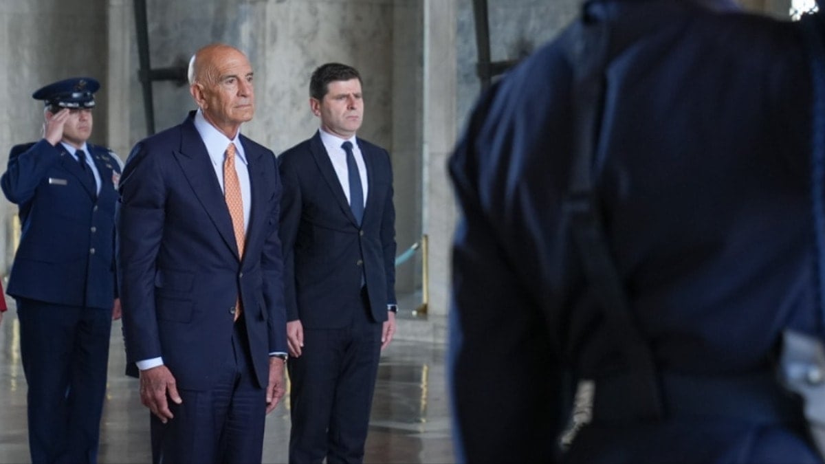 Tom Barrack’tan Anıtkabir mesajı: “Koca bir ülkenin hayalini gerçekleştirdiniz”