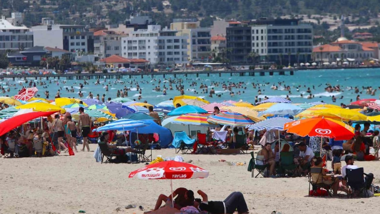 Çeşme’de Plajlar Dolu Taştı!