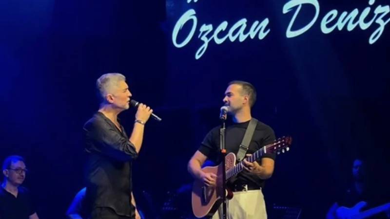Özcan Deniz'den sürpriz düet: Mert Demir'i sahneye davet etti