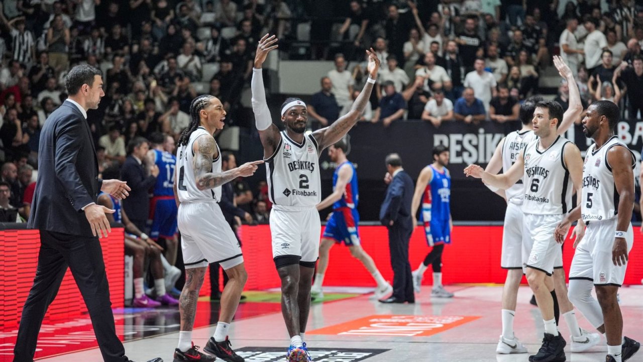 Beşiktaş, Anadolu Efes’i Farklı Yendi