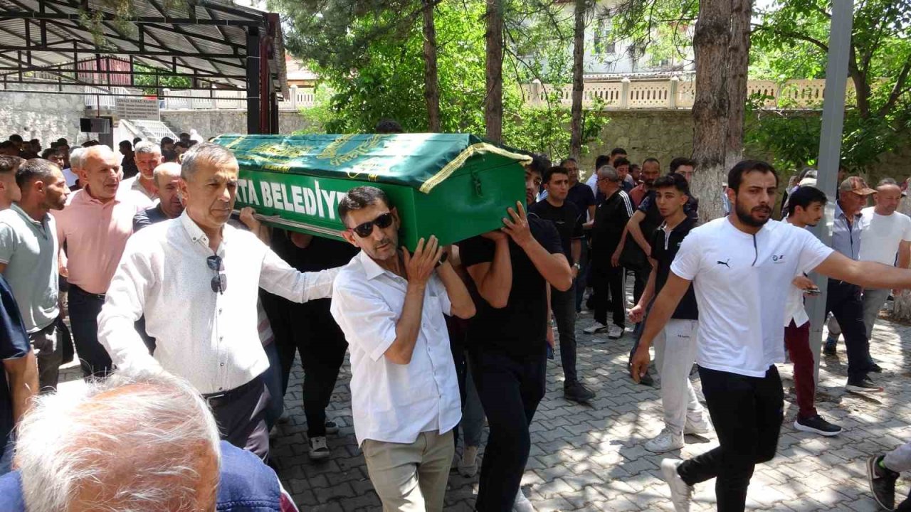 Antalya-Kemer yolundaki kazada 2 genç hayatını kaybetti: Acı veda Isparta'da