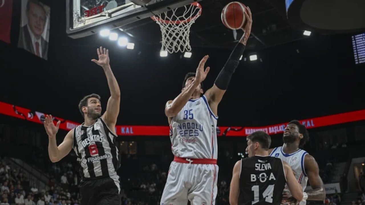 Anadolu Efes, Beşiktaş Fibabanka Karşısında Avantajı Kaptı!