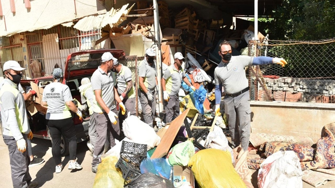 Antalya’da korkutan çöp ev skandalı: 6 katlı binadan 20 kamyon atık çıkarıldı