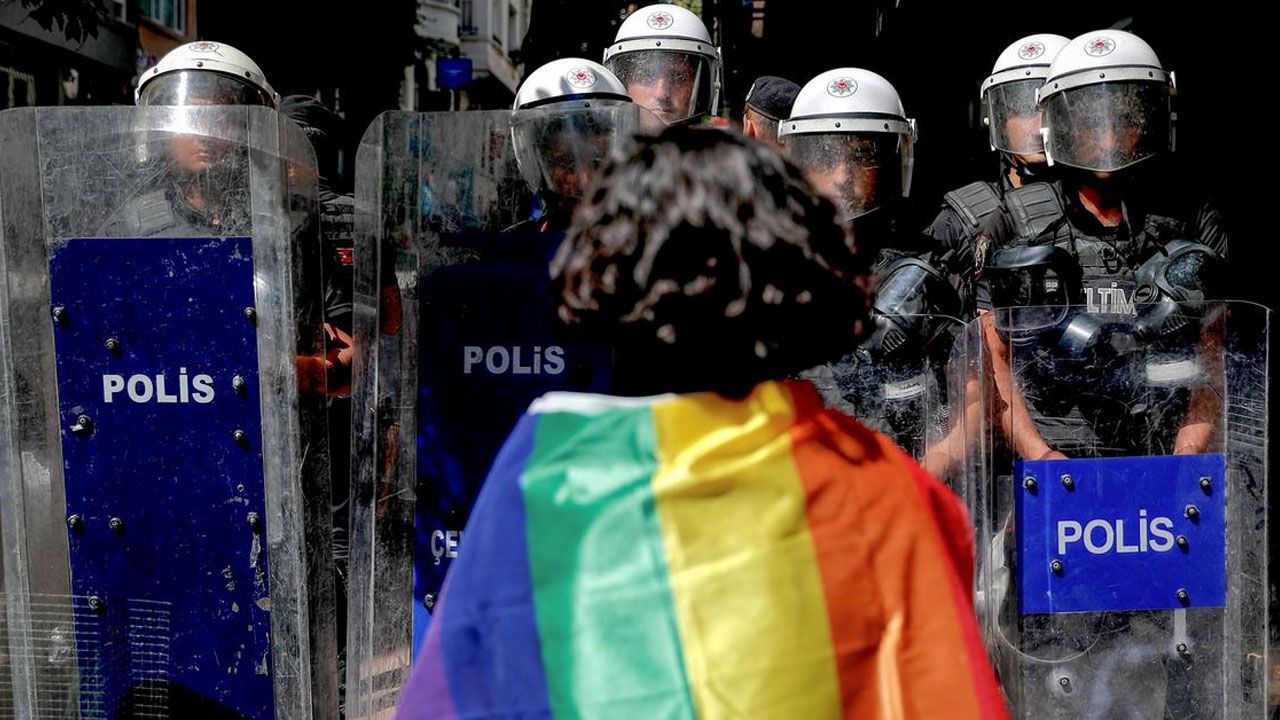 Onur Yürüyüşü’nde 3 kişi tutuklandı