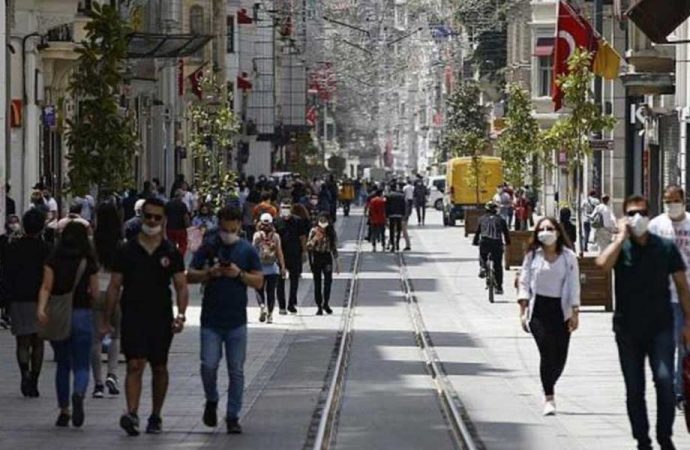 Bakan Koca'ya göre 350 bin kişinin olduğu iddia edilen Ayasofya açılışı değil, düğünler pik oluşturdu