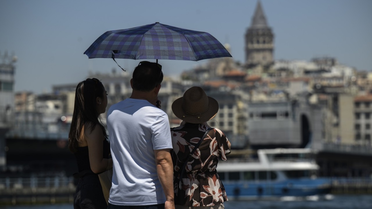 İstanbul’da Hissedilen Sıcaklık 40 Dereceyi Aştı: Yağış Geliyor mu?