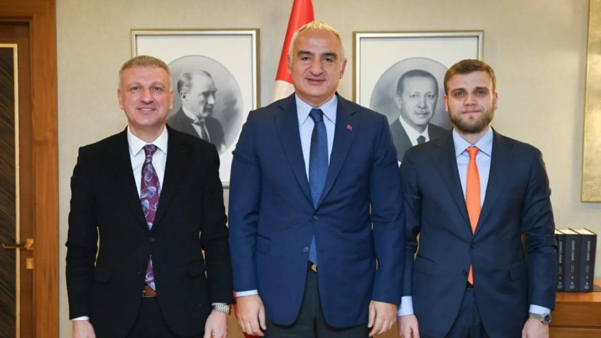AKP’de Saral-Gültekin Çatlağı! “Bu Tweeti Kim Yazdırdı?” Krizi Büyüyor