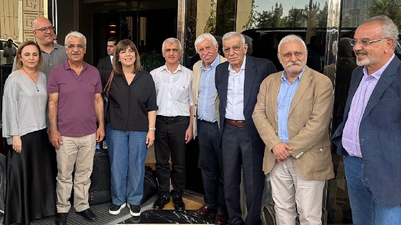 DEM Parti heyeti Erbil’de: Tarihi Cuma paylaşımı dikkat çekti
