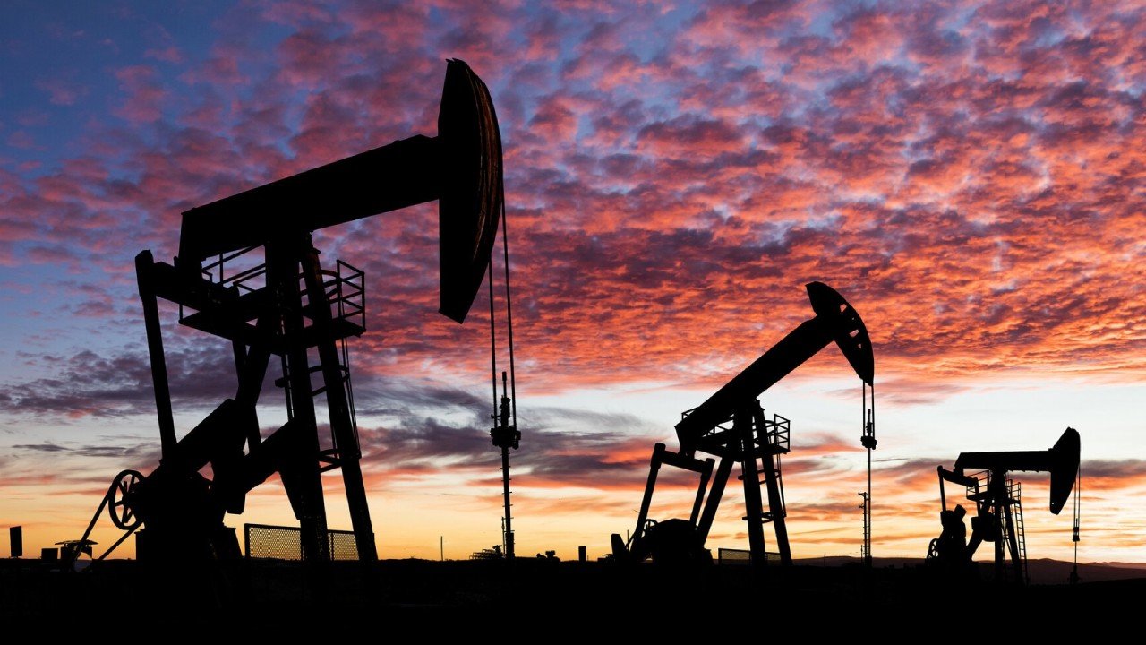 Petrol fiyatları, Trump-Putin zirvesi öncesi yükselişe geçti
