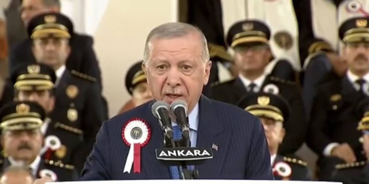 Erdoğan’dan CHP'ye Sert Sözler: Rüşvetçileri Aklamak İçin Polisimize İftira Atıyorlar