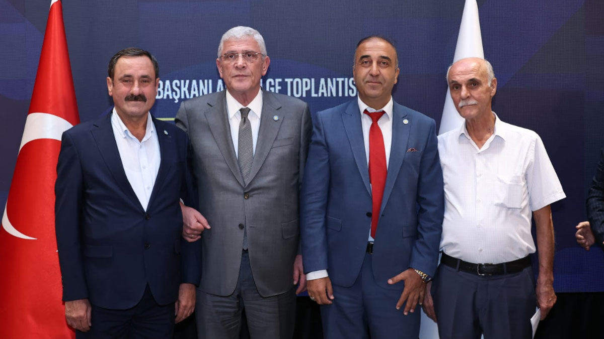 İYİ Parti Artuklu'da bayrak değişimi: Ömer Demir görevi devraldı